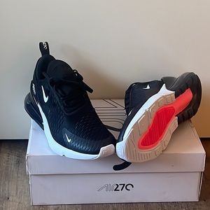 Brand New pair of Men’s Nike Airmax 270